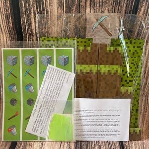 NIP Minecraft Cupcake Stand with toppers